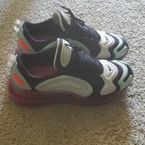 Nike 720 airmax